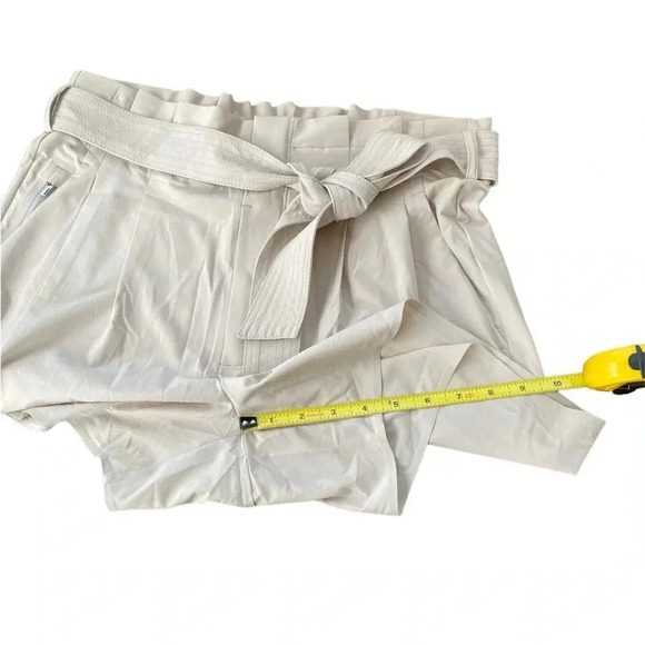 Athleta Skyline Shorts II Abalon Gray Neutral Paperbag Shorts Women’s Size 6 - Picture 8 of 8